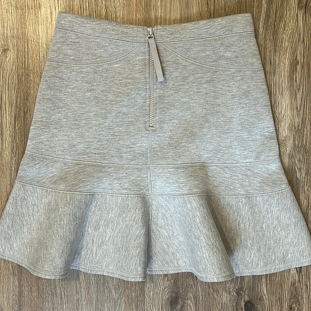 J.CREW Size XS Flared Back Zip Neoprene Surf Skirt Gray.